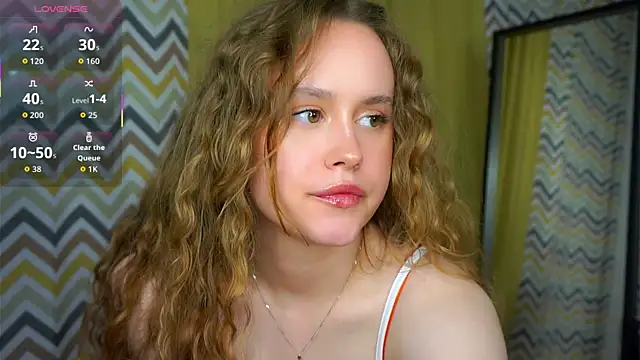 Snapshot of SusannaScholler chatting on September 2025 05:13:01 PM SusannaScholler online show from September 2025 05:13:01 PM