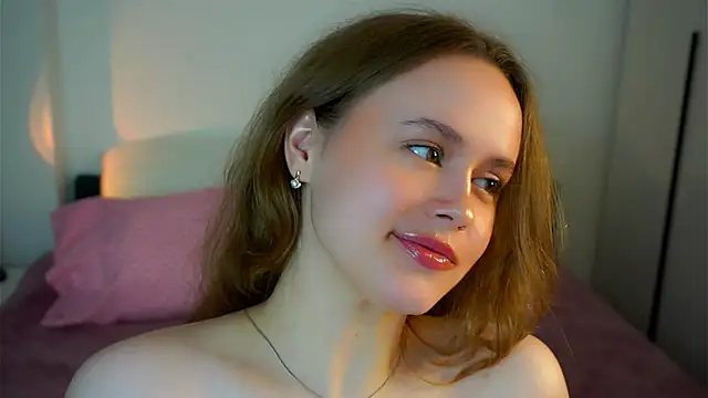 Snapshot of SusannaScholler chatting on October 2025 06:43:01 PM SusannaScholler online show from October 2025 06:43:01 PM