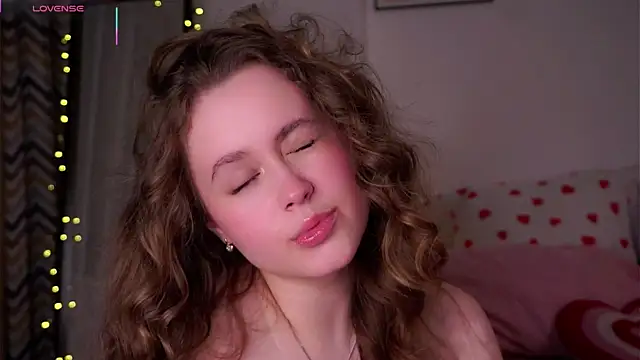 SusannaScholler online show from April 2026 10:43:01 PM