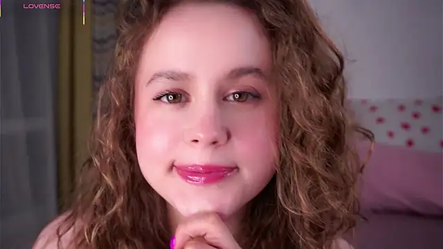 Snapshot of SusannaScholler chatting on May 2026 10:57:01 PM SusannaScholler online show from May 2026 10:57:01 PM