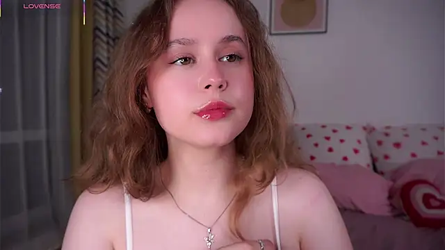 Snapshot of SusannaScholler chatting on May 2026 10:43:01 PM SusannaScholler online show from May 2026 10:43:01 PM