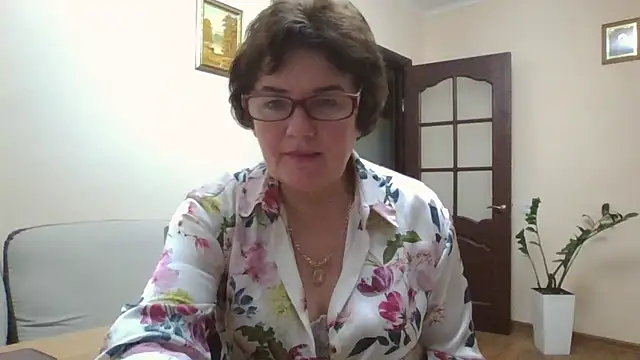 Snapshot of Galina56301 chatting on October 2025 05:13:02 PM Galina56301 online show from October 2025 05:13:02 PM