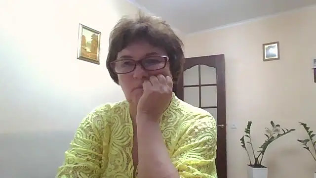 Snapshot of Galina56301 chatting on October 2025 04:05:01 PM Galina56301 online show from October 2025 04:05:01 PM