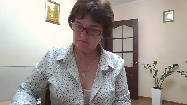 Snapshot of Galina56301 chatting on September 2025 06:03:01 PM Galina56301 online show from September 2025 06:03:01 PM