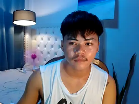 hot emman online show from April 2026 12:12:02 PM