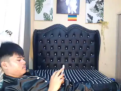 hot emman online show from March 2026 10:33:02 PM