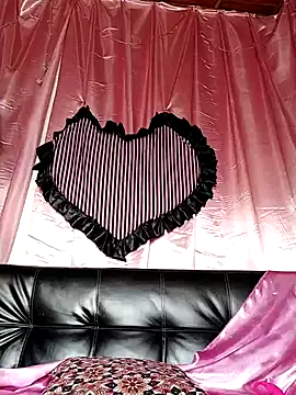 Snapshot of oxxy_jean chatting on December 2025 06:07:02 PM oxxy jean online show from December 2025 06:07:02 PM