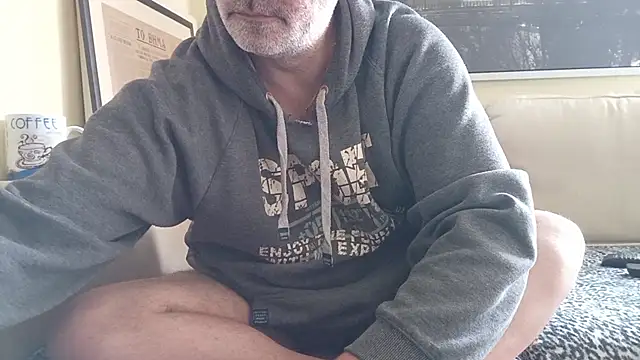 Snapshot of GeorgeGreece2025 chatting on November 2025 09:58:01 AM GeorgeGreece2025 online show from November 2025 09:58:01 AM