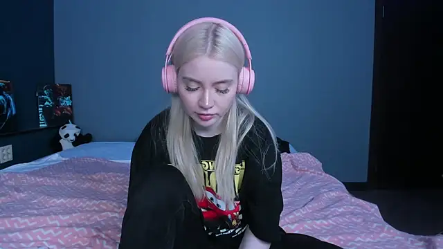 Lillie Berry online show from May 2026 04:44:01 AM