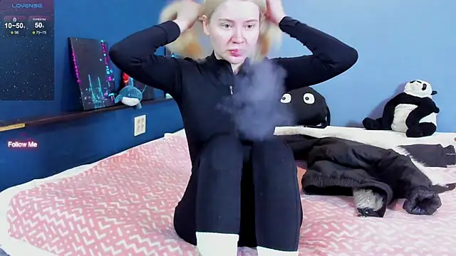 Lillie Berry online show from March 2026 05:59:02 AM