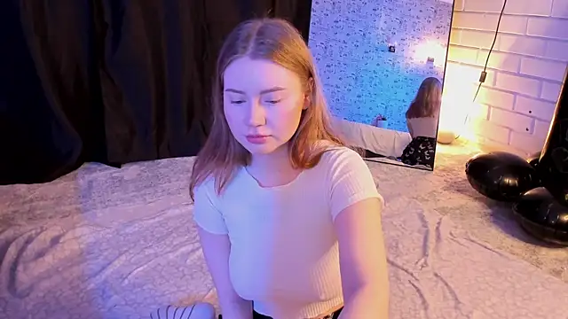 Lillie Berry online show from November 2025 04:37:02 AM