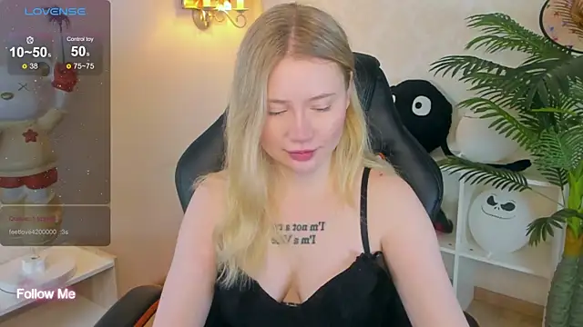 Lillie Berry online show from November 2025 04:44:01 AM