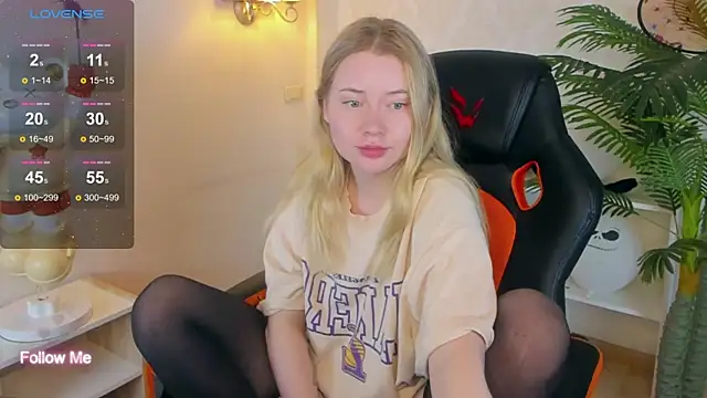 Lillie Berry online show from November 2025 04:50:02 PM