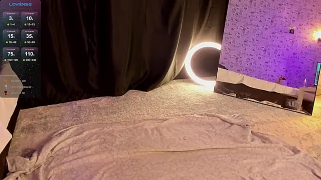 Lillie Berry online show from December 2025 04:33:02 AM