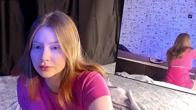 Snapshot of Lillie_Berry chatting on October 2025 04:36:02 AM Lillie Berry online show from October 2025 04:36:02 AM