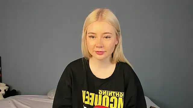 Lillie Berry online show from May 2026 04:32:01 AM