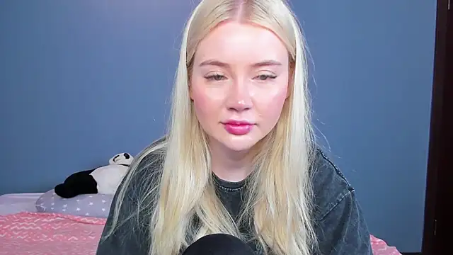 Lillie Berry online show from June 2026 04:28:01 AM