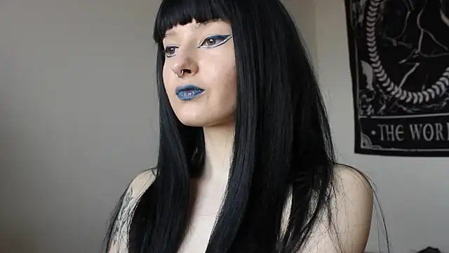 midnightsiren777 online show from April 2026 09:06:02 AM