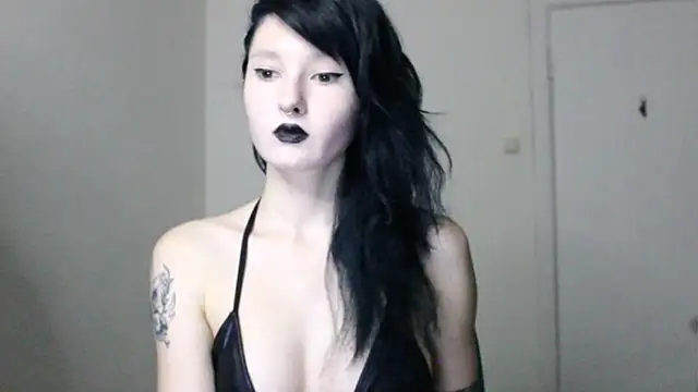 midnightsiren777 online show from November 2025 09:29:01 PM