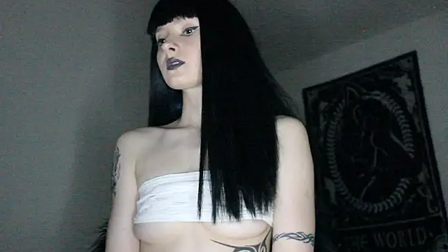 midnightsiren777 online show from May 2026 06:56:02 PM