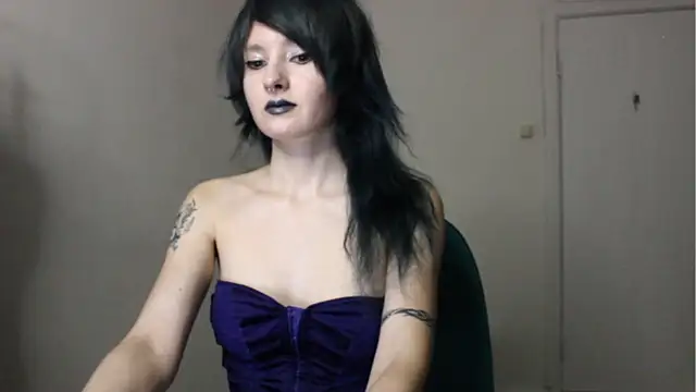 midnightsiren777 online show from November 2025 09:52:01 PM