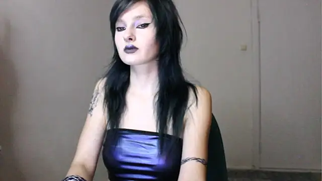 midnightsiren777 online show from November 2025 02:31:02 PM