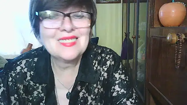 Snapshot of VeronicaGold511 chatting on June 2026 06:47:01 AM VeronicaGold511 online show from June 2026 06:47:01 AM