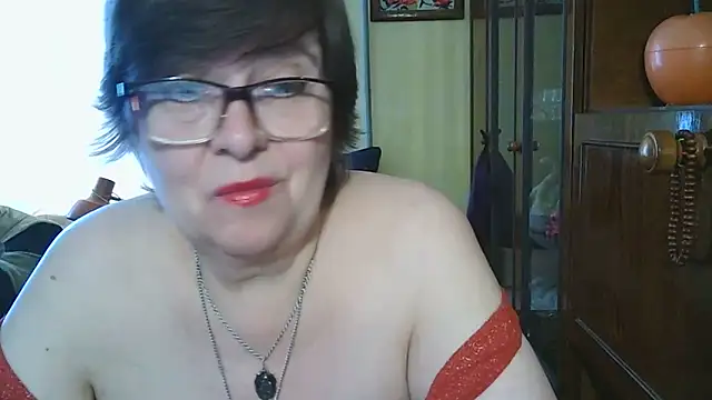 Snapshot of VeronicaGold511 chatting on June 2026 06:25:02 AM VeronicaGold511 online show from June 2026 06:25:02 AM