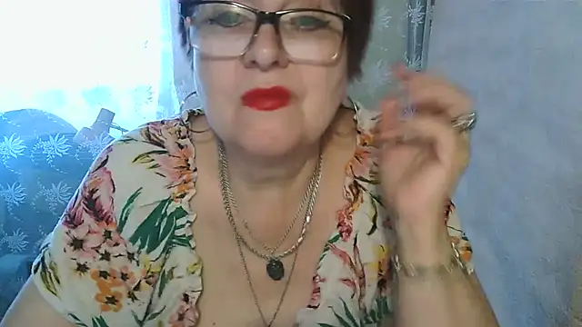 Snapshot of VeronicaGold511 chatting on July 2026 06:46:01 AM VeronicaGold511 online show from July 2026 06:46:01 AM