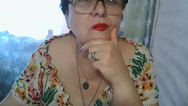 Snapshot of VeronicaGold511 chatting on July 2026 06:25:02 AM VeronicaGold511 online show from July 2026 06:25:02 AM