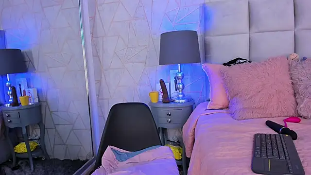 Yara Bliss  online show from February 2026 02:37:02 PM