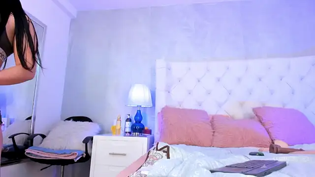 Yara Bliss  online show from October 2025 02:51:02 PM