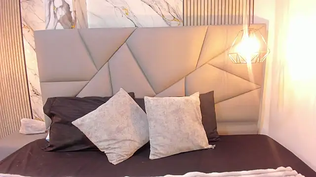 Tatihornyy online show from April 2026 11:33:01 AM