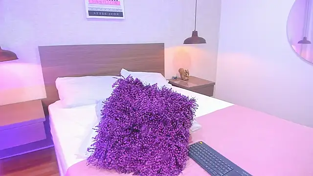 Tatihornyy online show from October 2025 11:18:01 AM