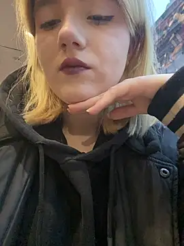 Snapshot of Cherry___Blossom chatting on November 2025 01:16:02 PM Cherry Blossom online show from November 2025 01:16:02 PM