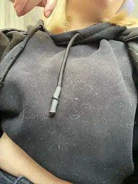 Snapshot of Cherry___Blossom chatting on October 2025 11:11:02 AM Cherry Blossom online show from October 2025 11:11:02 AM