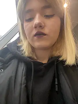 Snapshot of Cherry___Blossom chatting on November 2025 09:13:02 AM Cherry Blossom online show from November 2025 09:13:02 AM