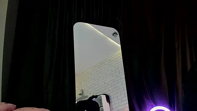 Anjela Botton online show from December 2025 06:25:01 PM