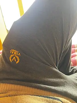 jucydick010887 online show from December 2025 06:29:01 AM