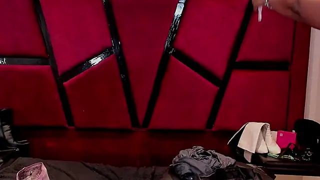 AlliceJelany online show from November 2025 07:25:02 PM