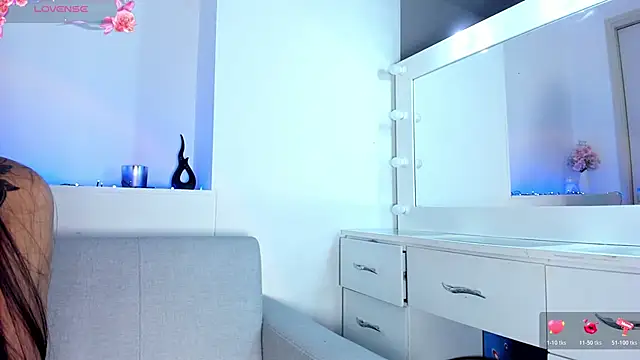 Snapshot of Alykass chatting on November 2025 10:10:02 PM Alykass online show from November 2025 10:10:02 PM