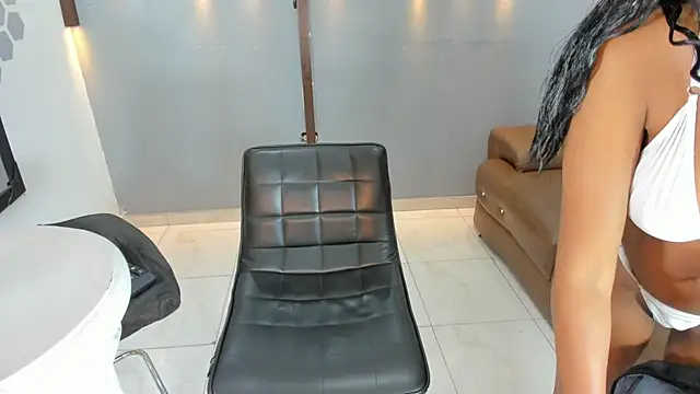 Nini Beyker online show from November 2025 01:16:01 PM