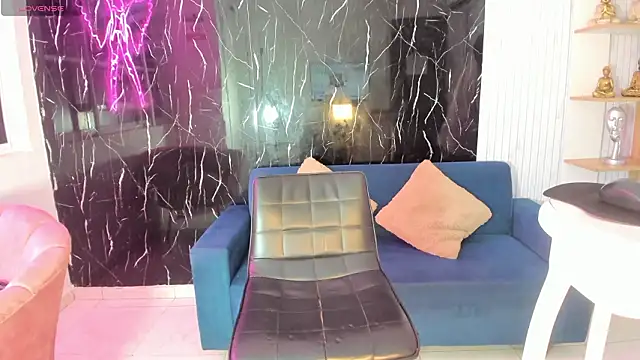 Nini Beyker online show from March 2026 01:11:01 PM