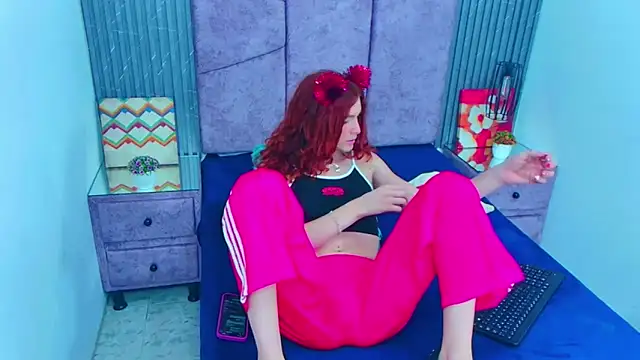 Emma Lodge online show from December 2025 09:39:01 PM