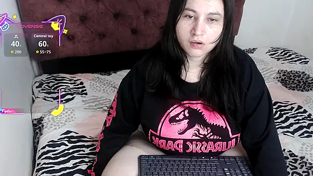 victoriadaniela online show from November 2025 10:10:02 PM