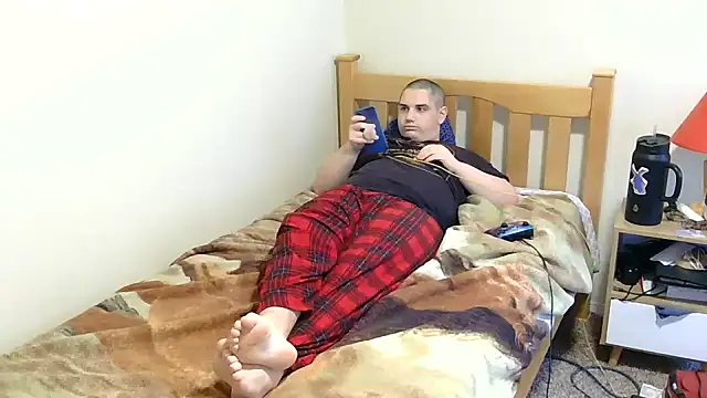 Snapshot of Breyyyyyyyy chatting on November 2025 09:48:01 PM Breyyyyyyyy online show from November 2025 09:48:01 PM