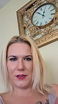 RhondaRump online show from November 2025 04:22:02 PM
