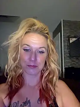 Snapshot of RhondaRump chatting on May 2026 05:26:01 AM RhondaRump online show from May 2026 05:26:01 AM