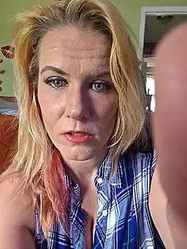 Snapshot of RhondaRump chatting on June 2026 03:24:01 PM RhondaRump online show from June 2026 03:24:01 PM