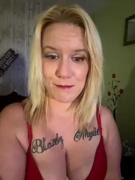 RhondaRump online show from October 2025 12:09:01 AM